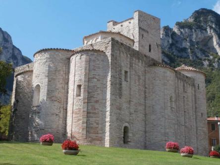 Escursione da Monticelli a Pontechiarodovo e visita dei Musei di Genga