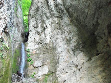 Appennino da scoprire: la cascata nascosta del Rio Terro