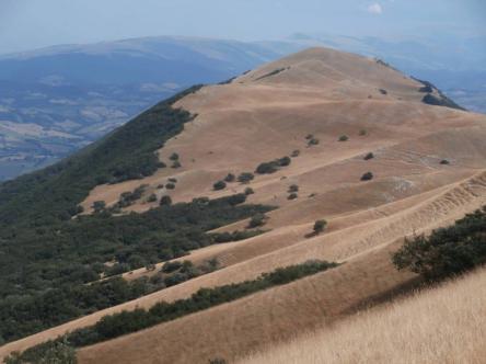 Spettacolari panorami sulla valle dell'Esino: Monti tre Pizzi