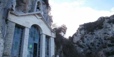 Escursione alla Madonna della Grotta e visita al 35º 