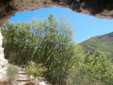 Dalla Grotta del beato Bernardo ai panorami del Monte Primo
