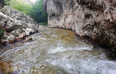 Il torrente Rio Sacro: nella valle degli eremiti