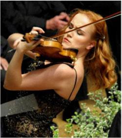 La violinista Vassileva con la Form per la Festa della Donna a Macerata
