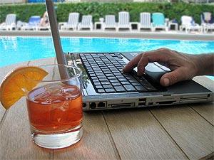 Offri il wifi gratuito ai tuoi clienti con il servizio SimpleSpot Offri il wifi gratuito ai tuoi clienti con il servizio SimpleSpot