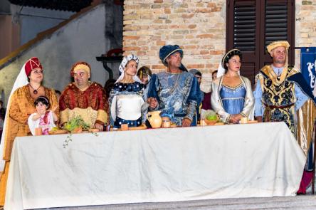 Un salto nel 1355 con la Festa Castellana a Scapezzano di Senigallia Un salto nel 1355 con la Festa Castellana a Scapezzano di Senigallia