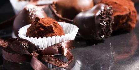 Maestri cioccolatieri e lo scultore di cioccolato Maestri cioccolatieri e lo scultore di cioccolato