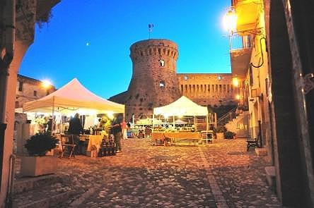 Mercatino di Natale e Sagra della Polenta ad Acquaviva Picena Mercatino di Natale e Sagra della Polenta ad Acquaviva Picena