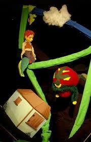 GIACOMINO E IL FAGIOLO CHE MONTO' FINO AL CIELO