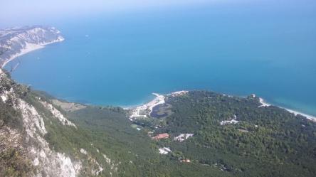 Passeggiata al Conero: un tuffo tra mare e natura