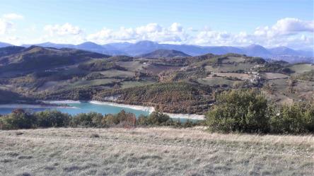 Angoli nascosti dei Sibillini: un anello che domina il Lago di Fiastra