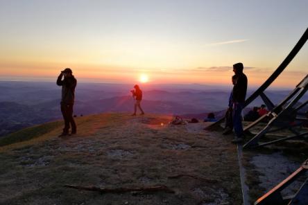 Alba in vetta al Monte Catria.