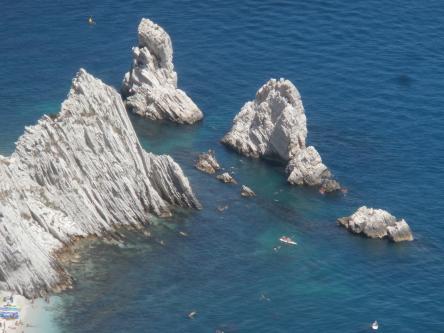 Monte Conero: la traversata per i belvedere sul mare