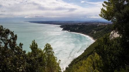 Monte Conero: dal bosco agli straordinari panorami