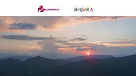 Trekking al tramonto a Frasassi