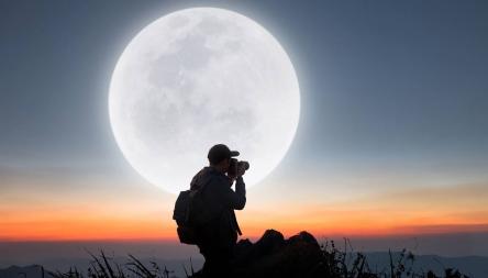Piani di Ragnolo: tramonto e luna che sorge dal mare