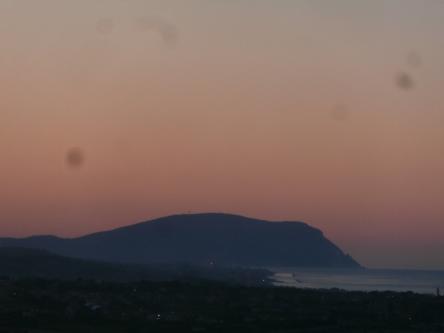 Escursione al Conero tra il rosso dei Corbezzoli