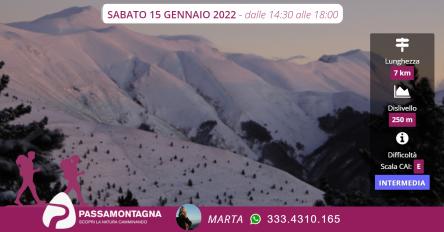 Ciaspole ai piedi per un tramonto sibillino