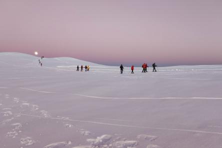 Ciaspolata ai Piani di Ragnolo alle ultime ore del giorno e sotto le stelle