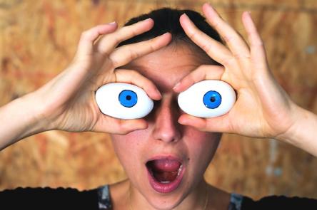 STORIE CON LE GAMBE PER ORECCHIE IN PARTENZA