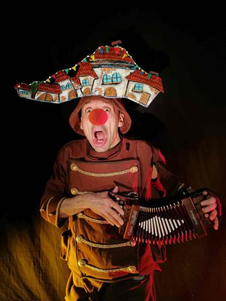 PULCETTA DAL NASO ROSSO