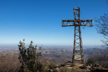 La grotta del Vernino ed i panorami dal Murano